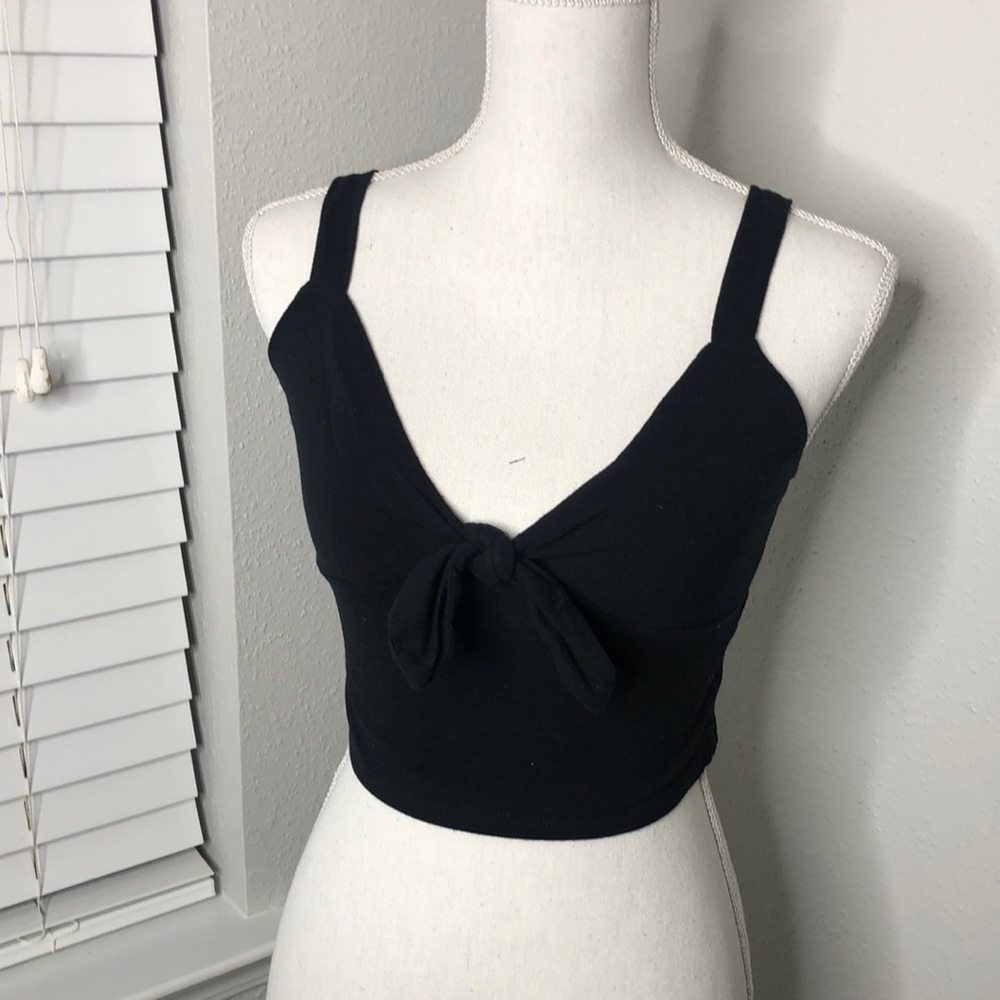 Black front tie crop